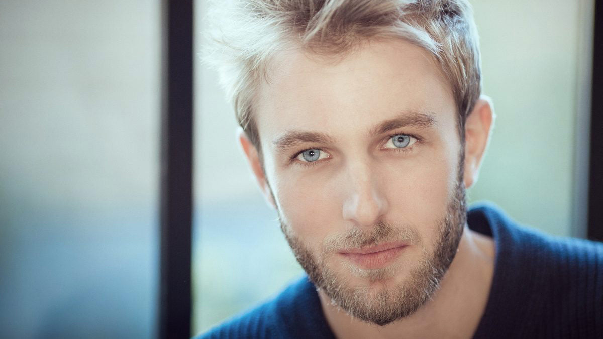 Lentilles de couleur : quelle couleur choisir quand on a les yeux clairs ? 