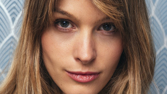 Lentilles de couleur pour yeux foncés : quelle teinte choisir pour les yeux foncés ?