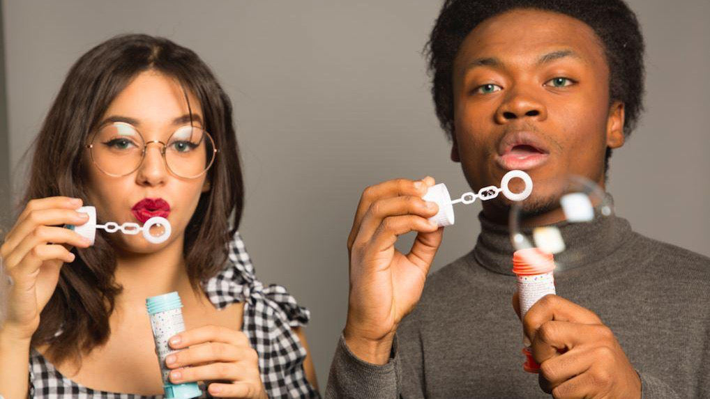 Nos 14 conseils pour bien préparer votre Saint-Valentin avec nos lentilles de couleur Mood !